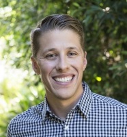 Dr. Elliot Robinson Headshot